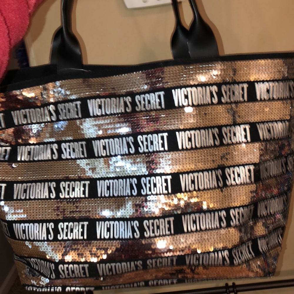 Like new!! PINK tote bag!!